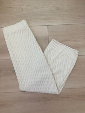 Cream Knit Sweater Sleeve Detail